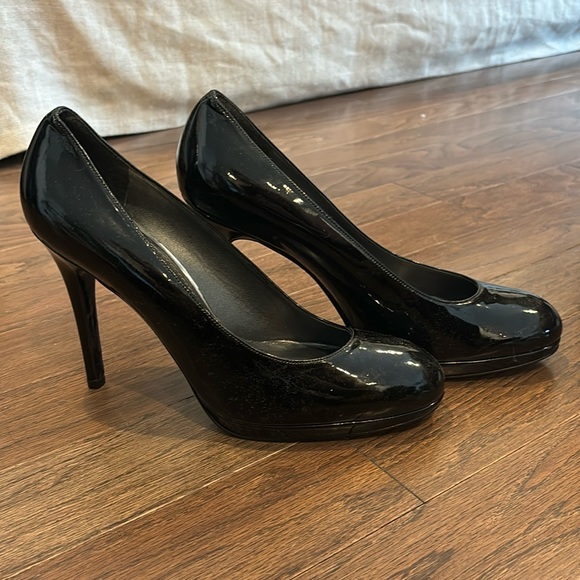Stuart Weitzman blk patent leather heels. Never worn no box size 10 - Picture 1 of 7